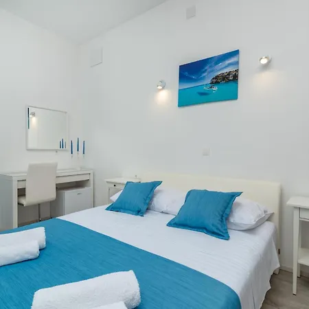 Lux Ii Guest house