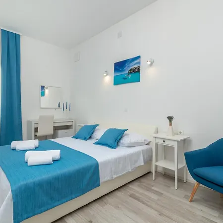 Guest house Lux Ii *