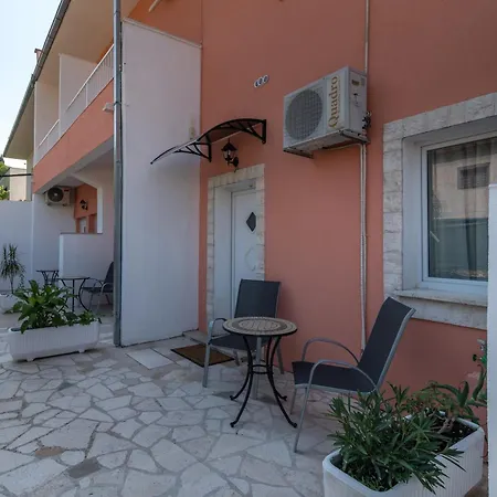 Guest house Lux Ii
