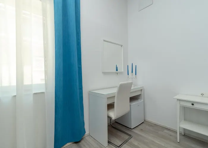 Lux Ii Πανσιόν Τρογκίρ