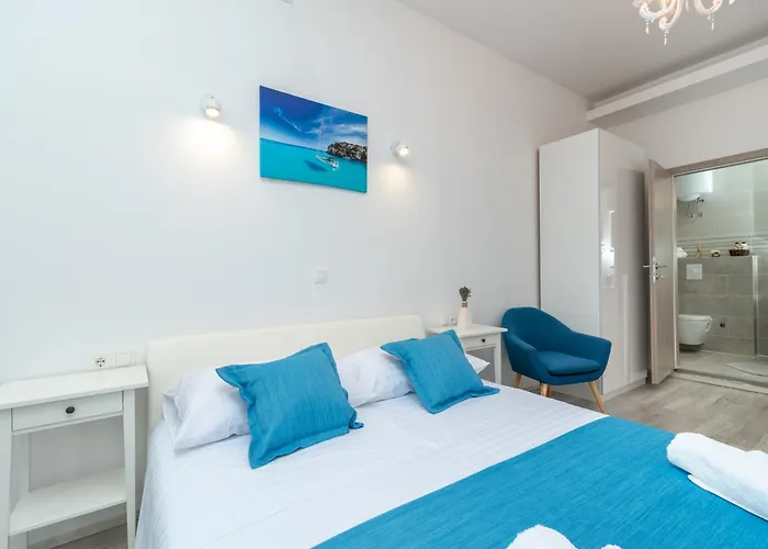 Lux Ii Πανσιόν 3*