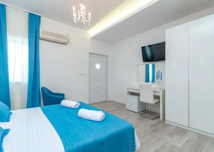 Lux Ii Πανσιόν 3*