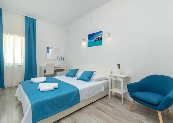 Πανσιόν Lux Ii 3*