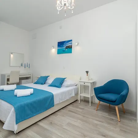 Lux Ii 3* Трогир